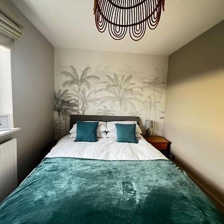 Boutique 2 Storey Home Nr Centre تشيبينغ نورتون المظهر الخارجي الصورة