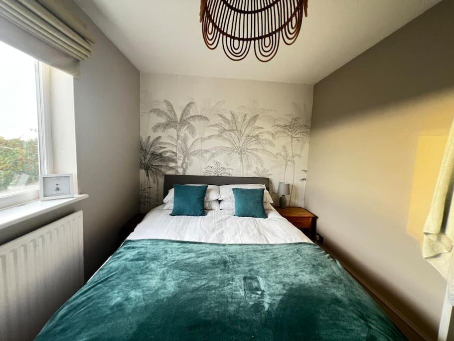 Boutique 2 Storey Home Nr Centre تشيبينغ نورتون المظهر الخارجي الصورة